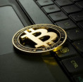 Proč jsou při nákupu bitcoinu důležitější celkové náklady než obchodní poplatky